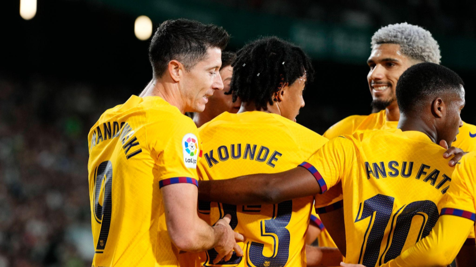 "ბარსელონა" ფეხბურთელებს ვერ ყიდის