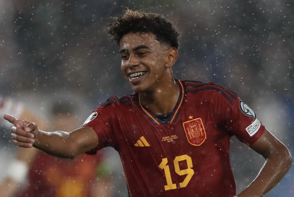 დე ლა ფუენტე: “იამალი ყოველთვის ერთი ნაბიჯით წინ არის”