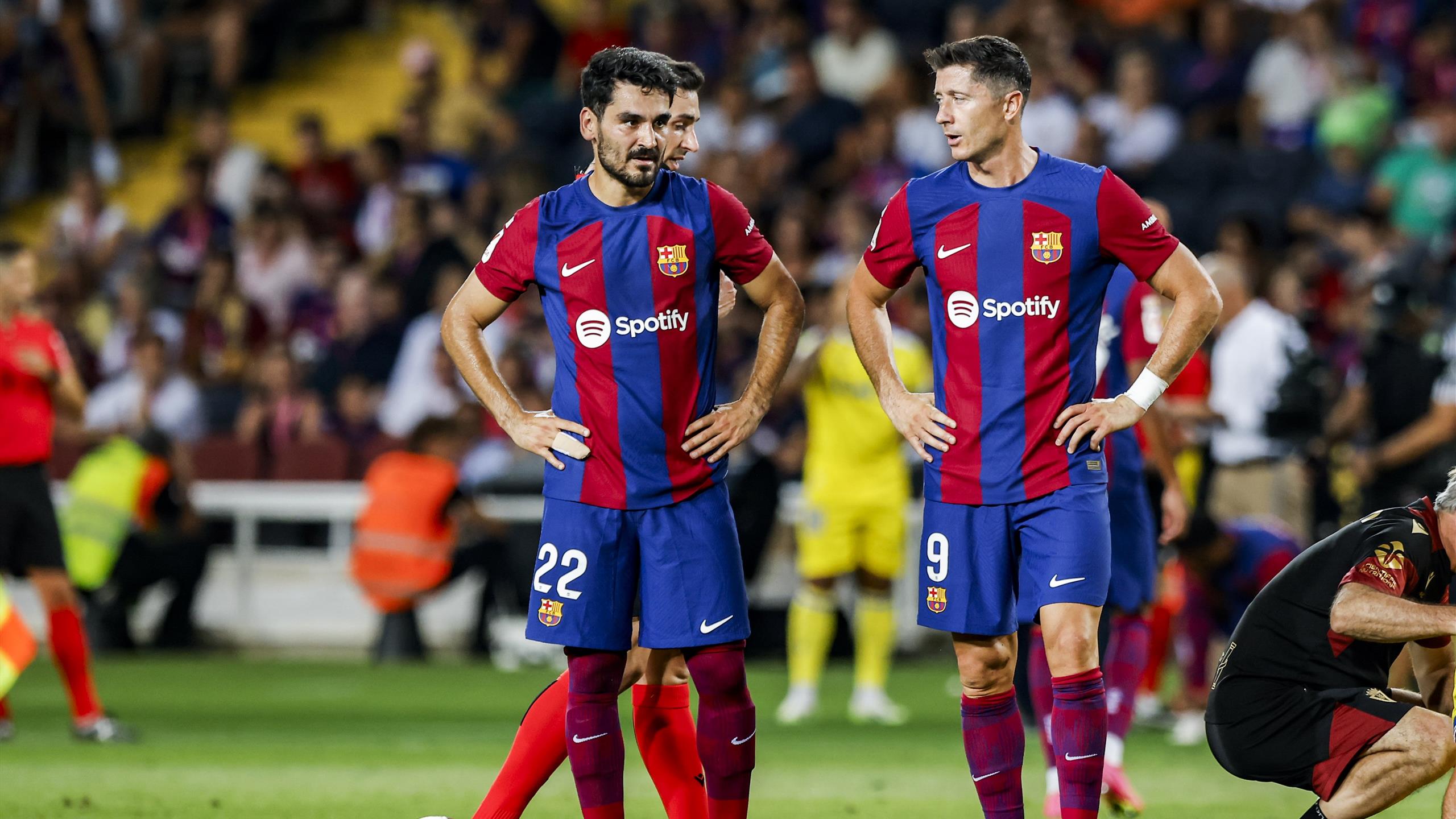 რომელ ადგილზე გავიდნენ გიუნდოგანი და ლევანდოვსკი ოქროს ბურთის ფინალისტებს შორის