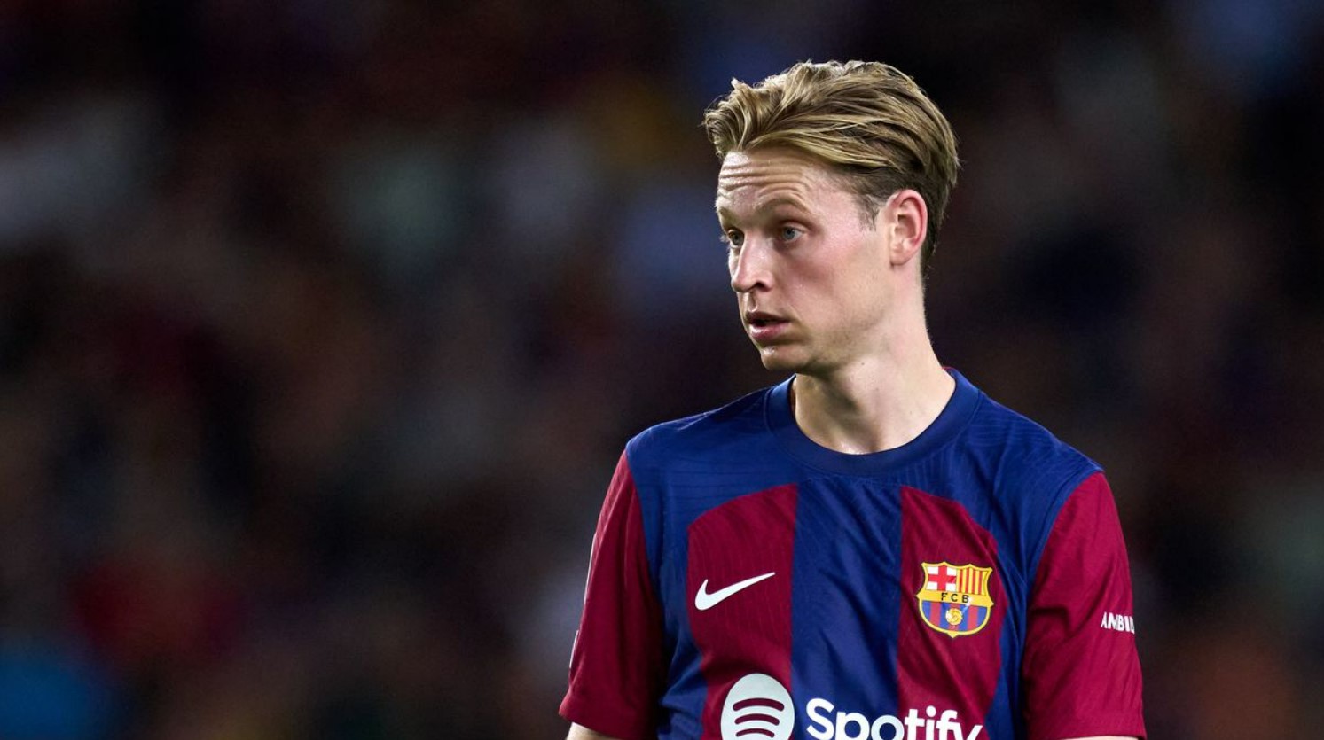 დე იონგს მოედანზე დაბრუნება თავისი ნებით არ სურს - რა არის ამის მიზეზი