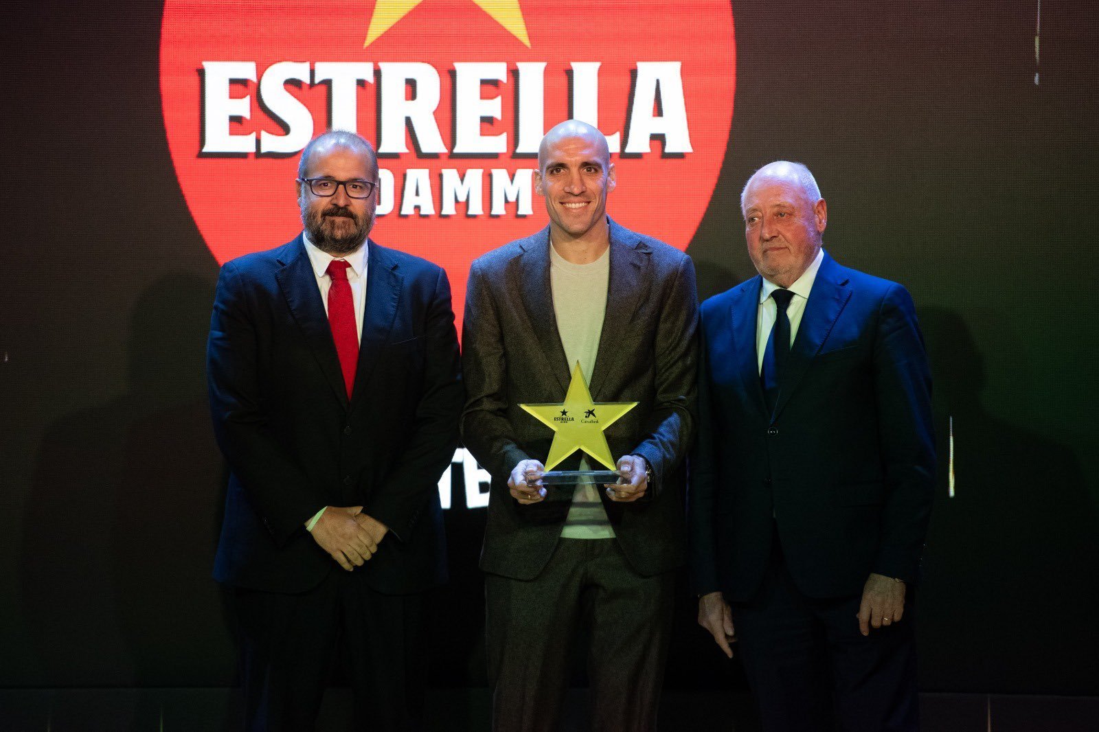 ორიოლ რომეუ წლის საუკეთესო კატალონიელ ფეხბურთელად დასახელდა!