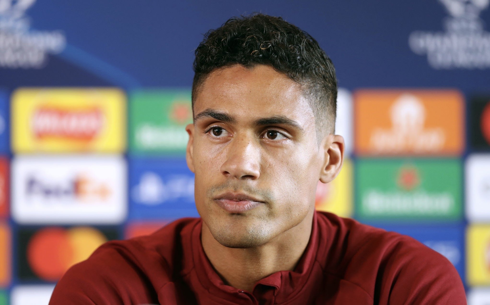 “მანჩესტერ იუნაიტედმა” “ბარსელონას” რაფაელ ვარანი შესთავაზა